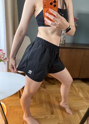 Чорні спортивні шорти без підкладки adidas