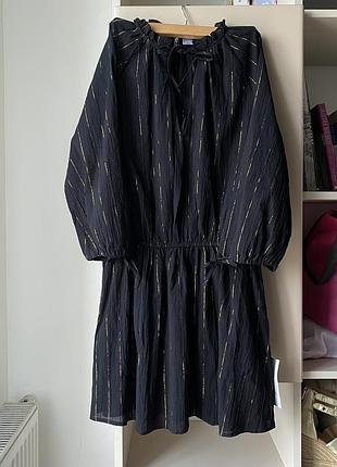 Чёрное платье h&m с люрексом, широкий рукав