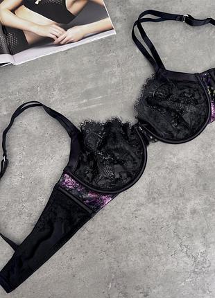 Чорний напівпрозорий мереживний бюстгальтер hunkemoller