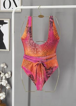 Купальник закритий "prettylittlething" градієнтний рожево-жовтогарячий зміїний принт, uk8/eur36.