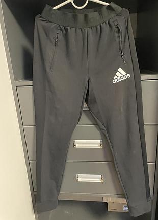 Adidas -спортивні штани