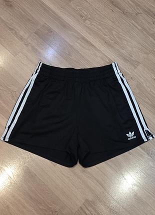 Шорти adidas originals, розмір s