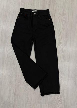 Черные джинсы pull and bear 32