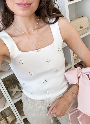 Zara трикотажний топ з вишивкою ришельє