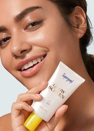 Солнцезащитный крем с тонирующим эффектом supergoop glowscreen spf 30 sunrise, 50 мл