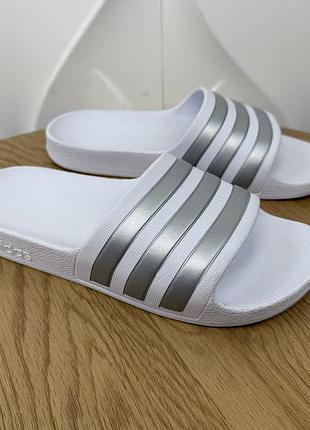 Оригінальні шльопанці adidas