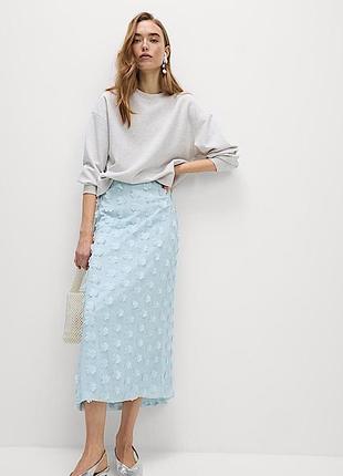 Ніжна блакитна спідниця міді marks & spencer нова тканина поліестер, має підкладку  розмір 16 (44) xl