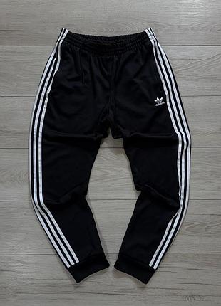 Черные премиальные спортивные штаны адедас adidas originals joggers, l, оригинал