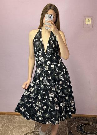 Сукня готична