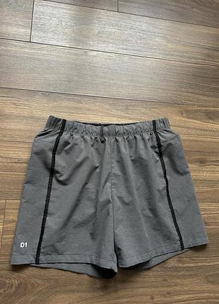 Чоловічі спортивні шорти asics