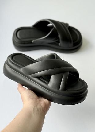 Tap black