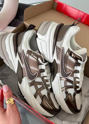 Nike v2k run mink brown summit white college grey