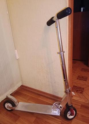 Самокат двухколесный