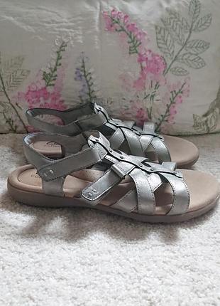 Босоніжки clarks