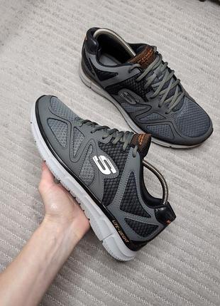 Кроссовки skechers 44 р 28,5 см состояние новых