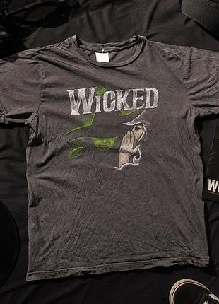Футболка wicked.