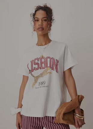 Белая футболка asos design curve с графическим принтом lisbon.