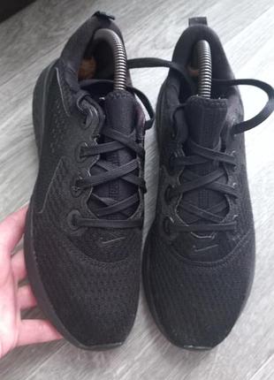 Фирменные кроссовки nike legend react