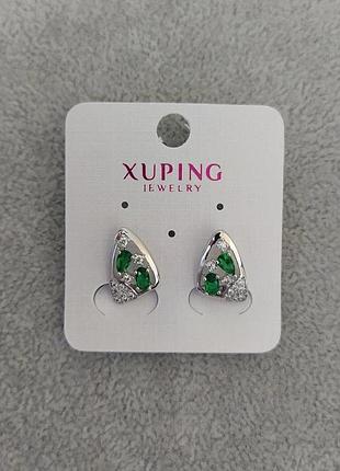 Серьги xuping с зелеными камнями 10х16мм родий новинка