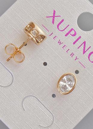 Серьги пусеты xuping с белым кристаллом d-8,5х6,5мм+- позолота 18к новинка