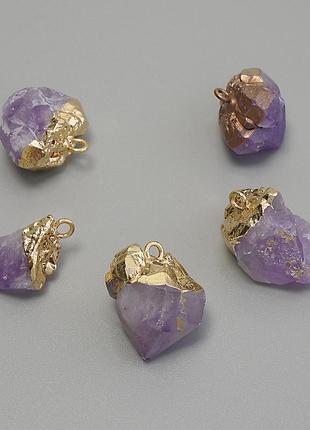 Кулон аметист необработанный ассорти размер 10-14х15-22мм+- золотистый металл новинка