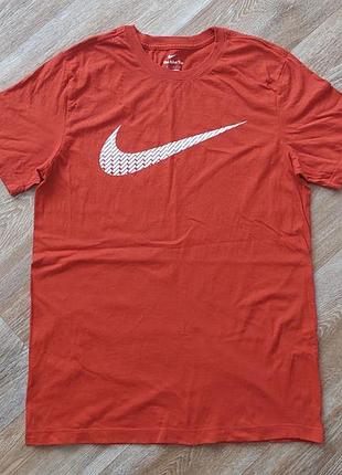 Мужская футболка nike swoosh