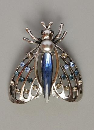 Брошь кулон бабочка синий кристалл, разноцветные стразы, сряблястый металл 44х48мм новинка