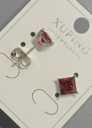 Серьги пусеты xuping с красным кристаллом d-6мм+- родий новинка