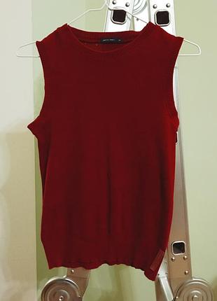 Трикотажная жилетка красный жилет бордо mer du nord