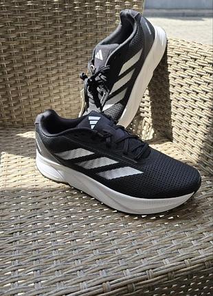 Кроссовки для спорта и ежедневной носки adidas