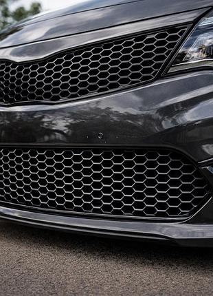 Сітка для бампера, радіатора lambo style 3 пластик чорна 40х12великі-0см соти 30х12 мм nai