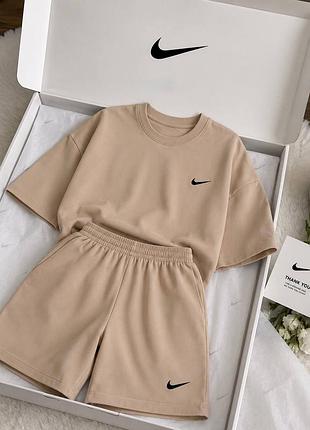 Женский костюм спортивный nike шорты+ футболка