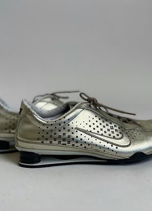 Кросівки чоловічі nike shox в золотому кольорі, лімітована модель