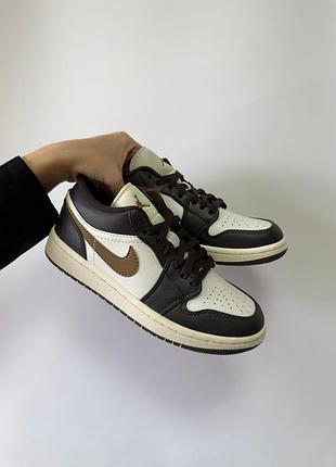 Стильні жіночі кросівки nike air jordan 1 low shadow brown mocha