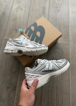 Balance 1906d silver 3