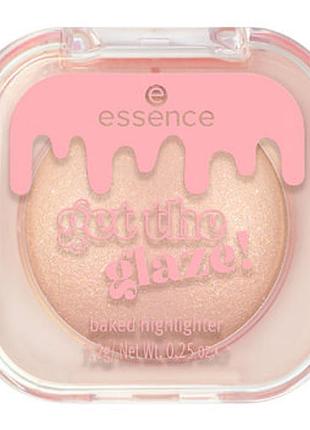 Запечений хайлайтер essence