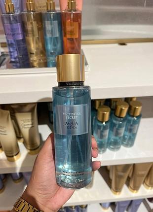 Спрей жіночий aqua kiss victoria’s secret 250 ml( тип аромату: свіжий, квітковий, акватичний.)