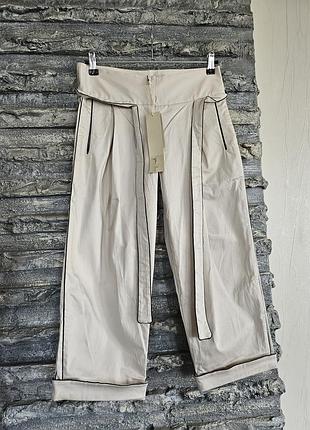 Светлые укороченные брюки bcbgmaxazria