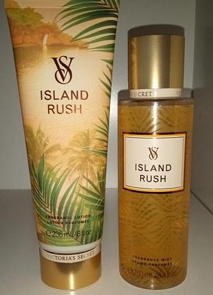 Island rush від victoria's secret — це лінійка парфумованої косметики для тіла з теплим квітковим ароматом, що нагадує тропічний відпочинок.