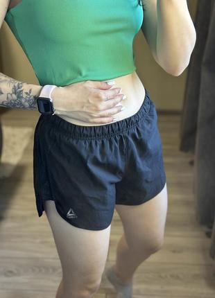 Спортивні шорти reebok