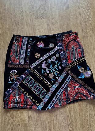 Оксамитова спідниця з вишивкою zara