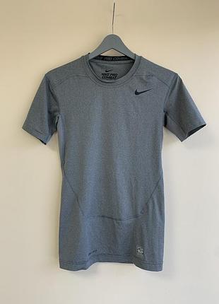 Спортивна футболка nike pro combat