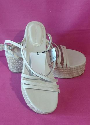 Bershka р 40