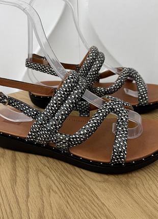 Оригінальні босоніжки flip flop