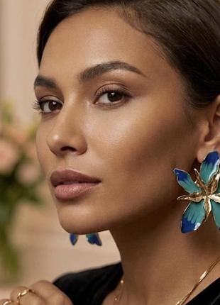 Ефектні великі сережки-квіти / об'ємні вечірні сережки