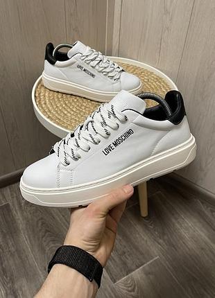 Жіночі кросівки moschino 39р.