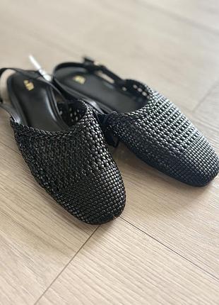 Жіночі мюлі zara