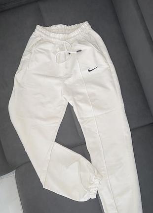 Спортивні штани nike