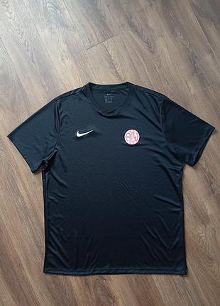 Брендова футболка nike.