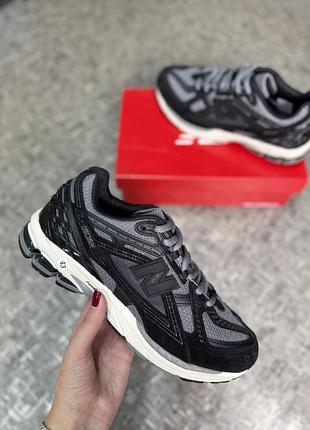 Кросівки чоловічі new balance 1906u чорно-сірі